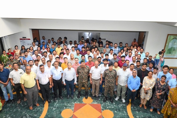 IIT-K pays tribute to armed forces