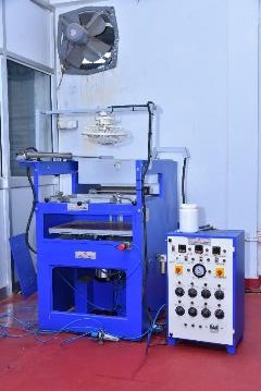 Vacuum Forming Machine