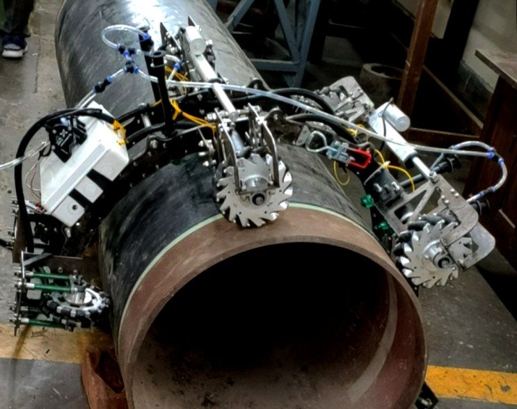 Sewage Crawler for Pipe Painting